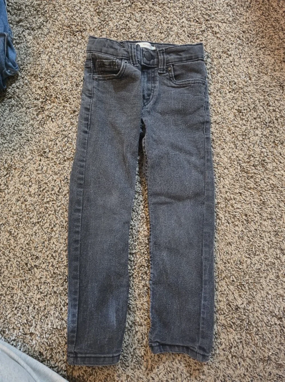 Levis durable black
